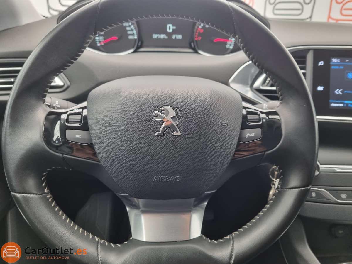 19 - Peugeot 308 2017
