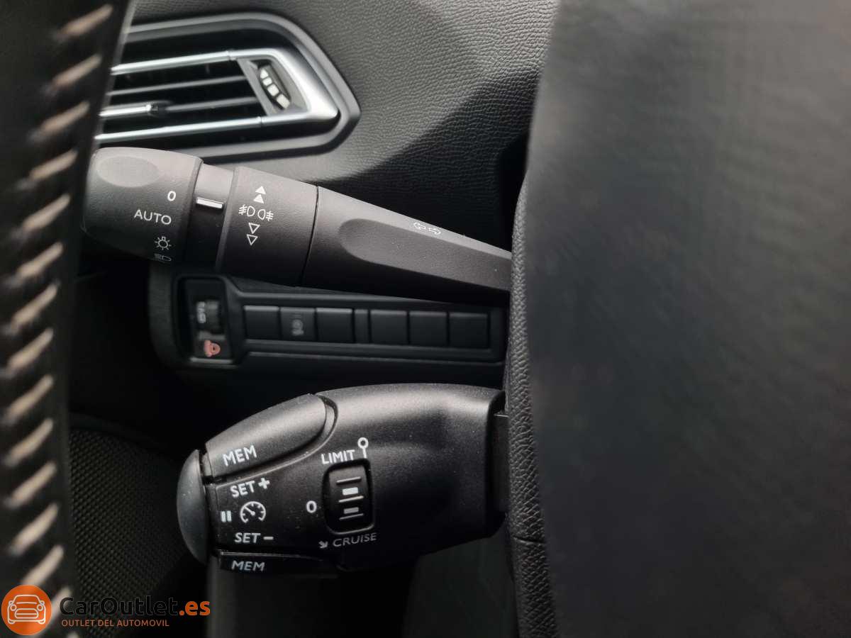 24 - Peugeot 308 2017