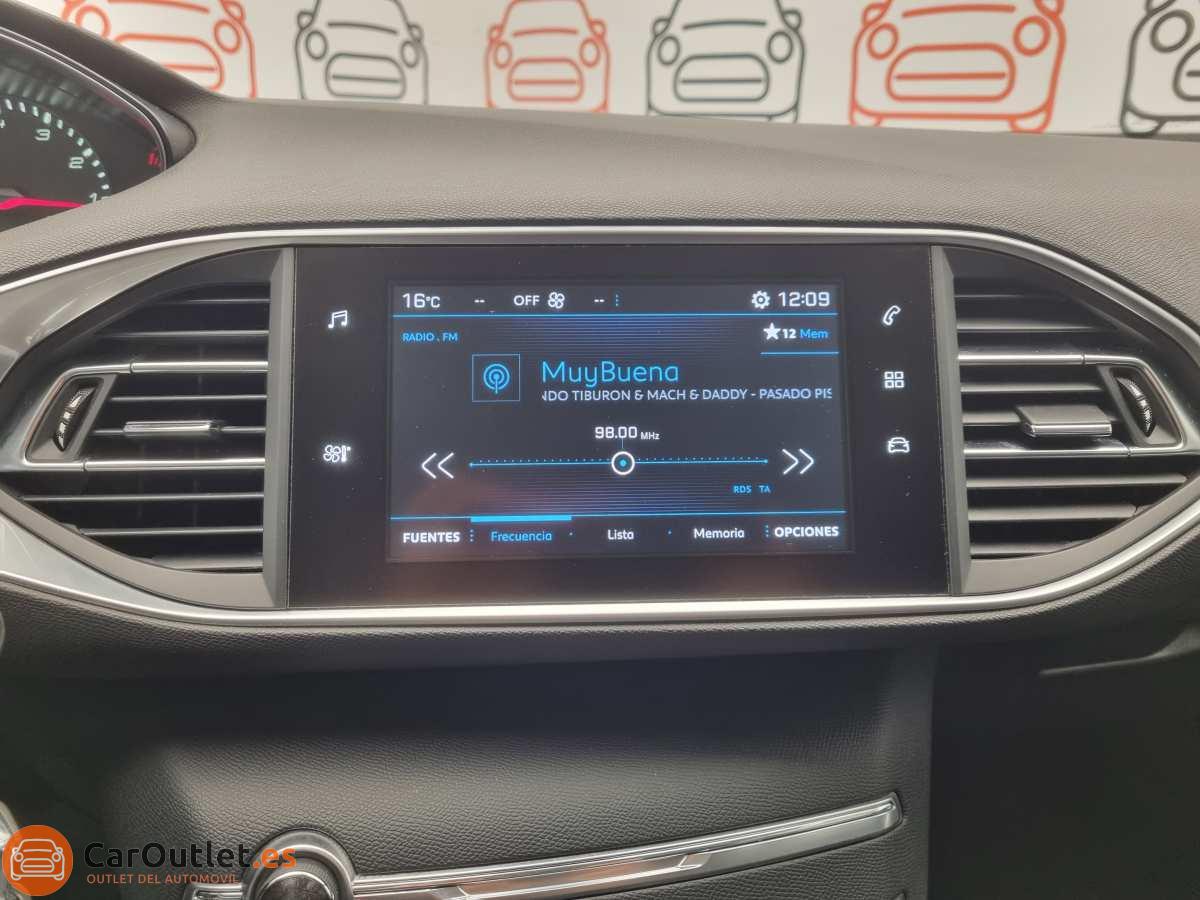 25 - Peugeot 308 2017