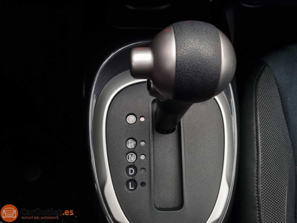 28 - Nissan JUKE 2019 - AUTO