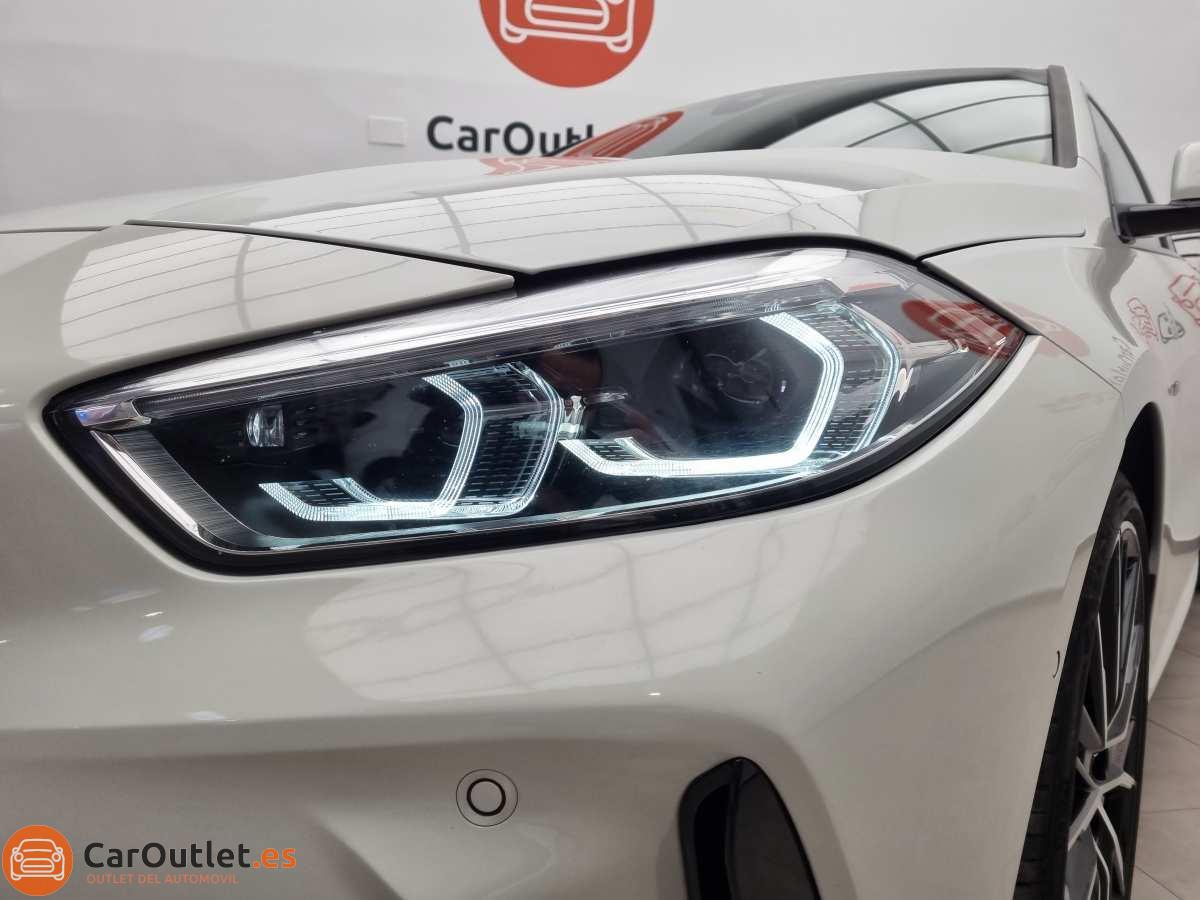 6 - BMW 118 2023 - AUTO