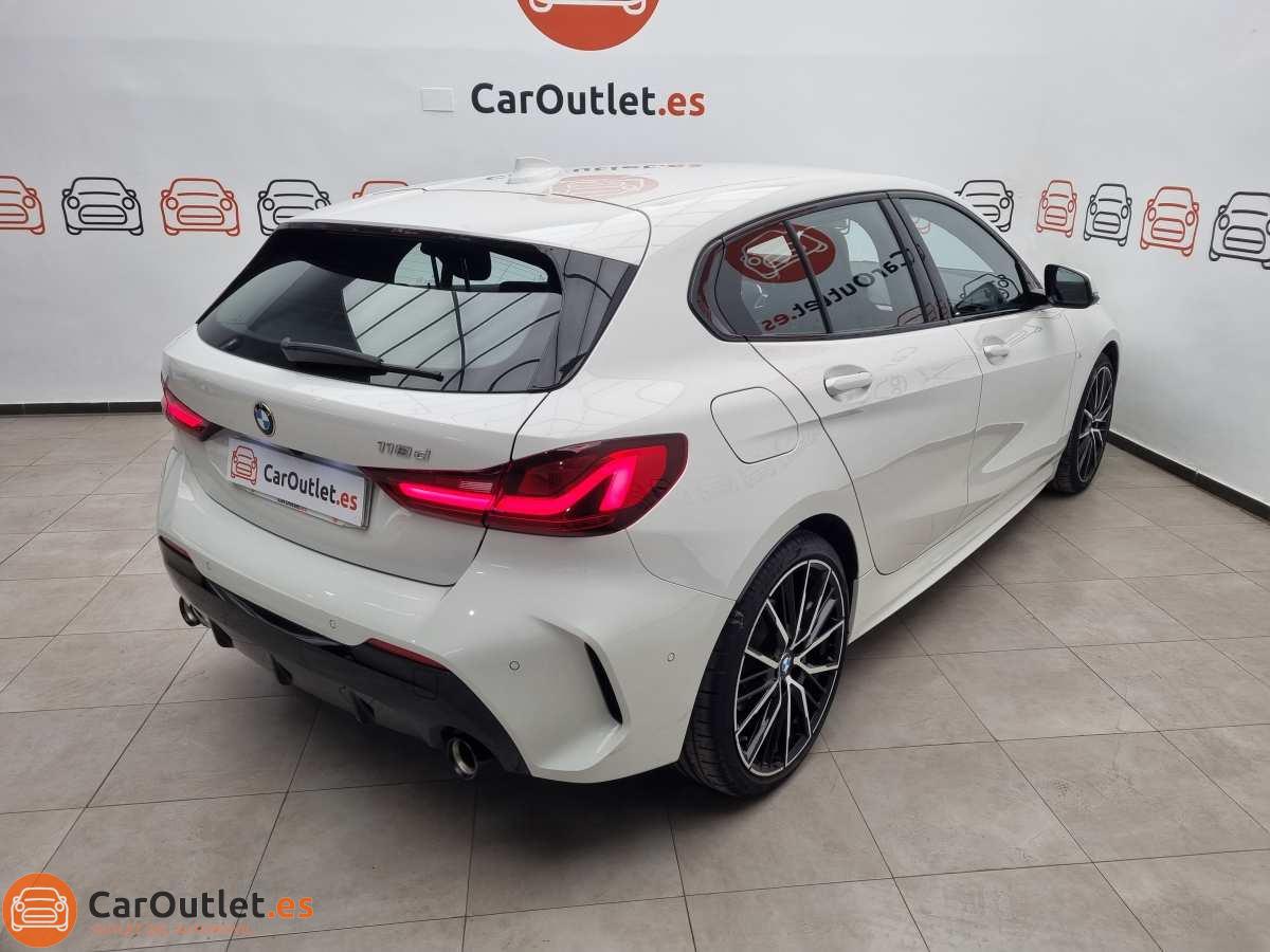 8 - BMW 118 2023 - AUTO