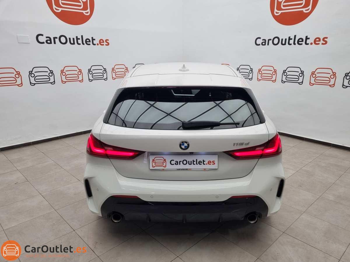 9 - BMW 118 2023 - AUTO