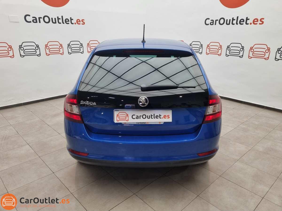 8 - Skoda Rapid 2017 - AUTO