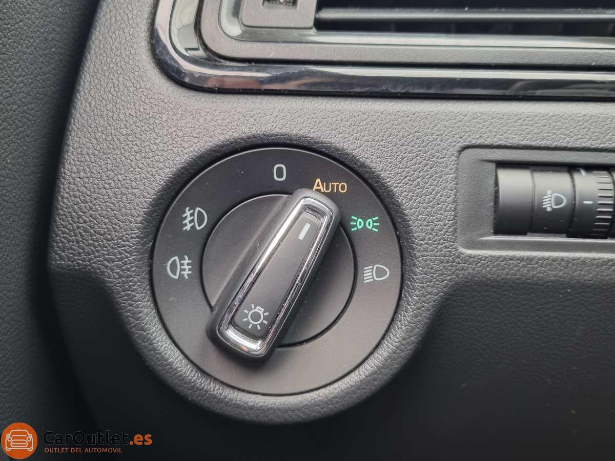 24 - Skoda Rapid 2017 - AUTO