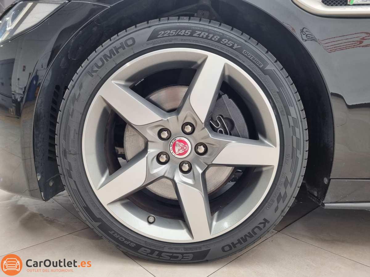 7 - Jaguar XE 2018 - AUTO