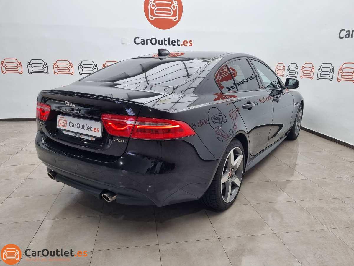 8 - Jaguar XE 2018 - AUTO