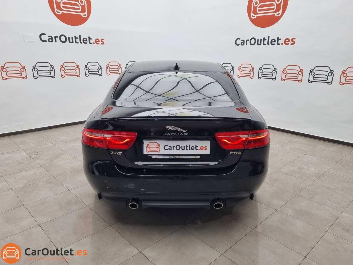 9 - Jaguar XE 2018 - AUTO