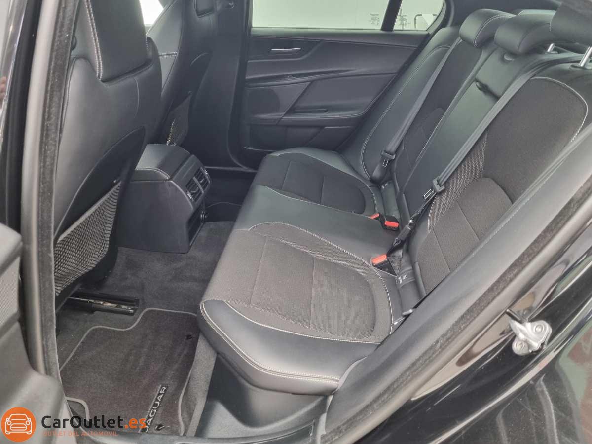 12 - Jaguar XE 2018 - AUTO