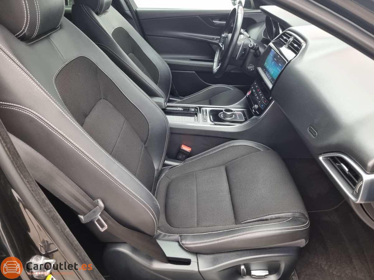 15 - Jaguar XE 2018 - AUTO