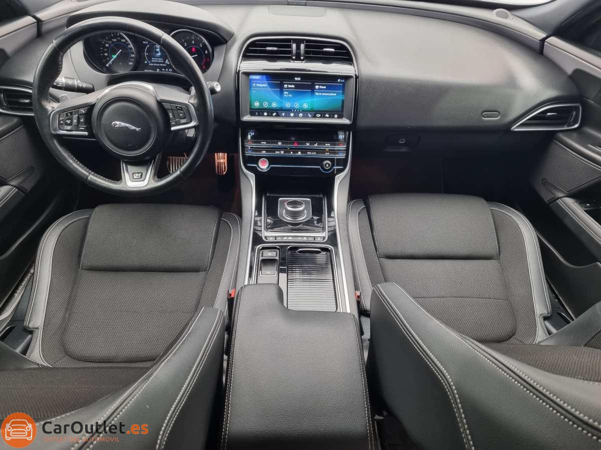 16 - Jaguar XE 2018 - AUTO