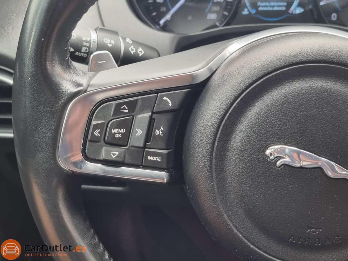 22 - Jaguar XE 2018 - AUTO