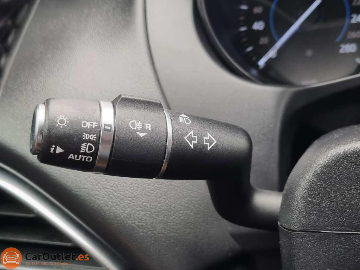 24 - Jaguar XE 2018 - AUTO