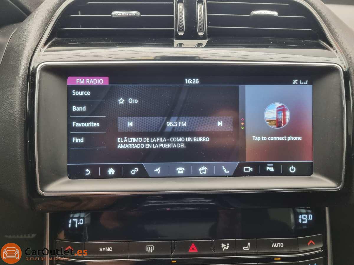 27 - Jaguar XE 2018 - AUTO