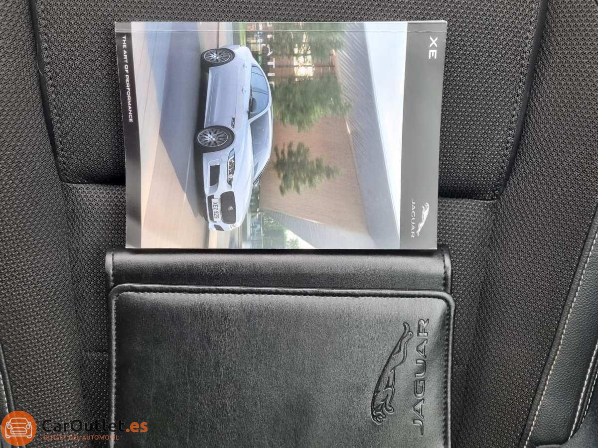 30 - Jaguar XE 2018 - AUTO