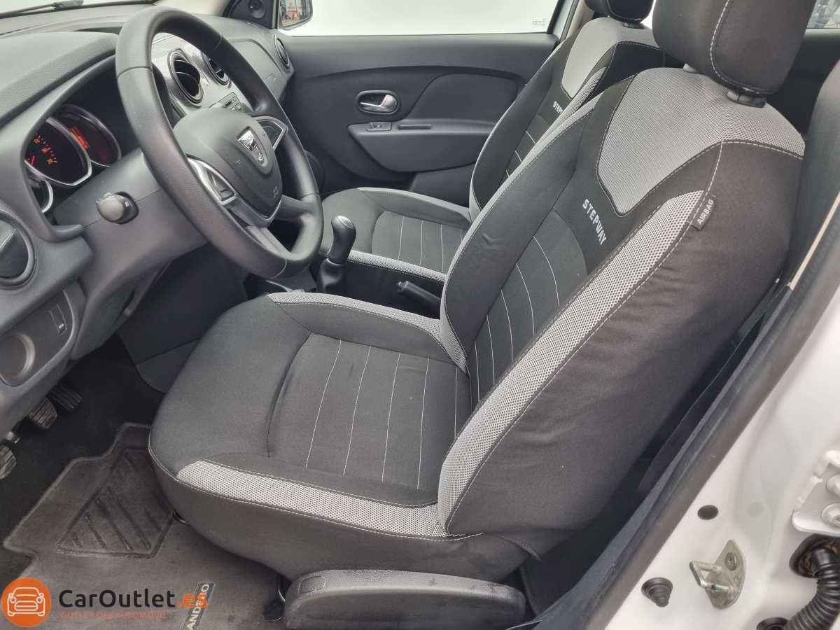 14 - Dacia Sandero 2016