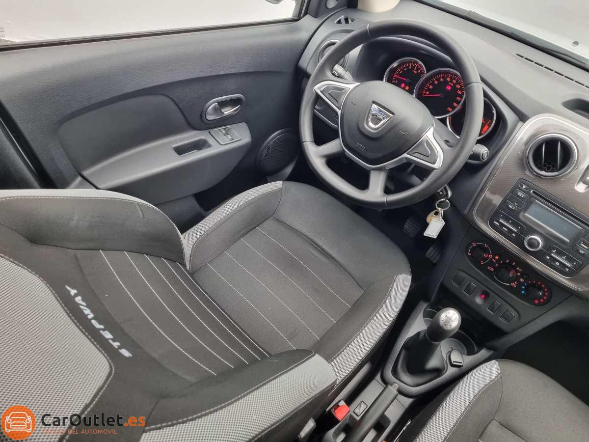 17 - Dacia Sandero 2016