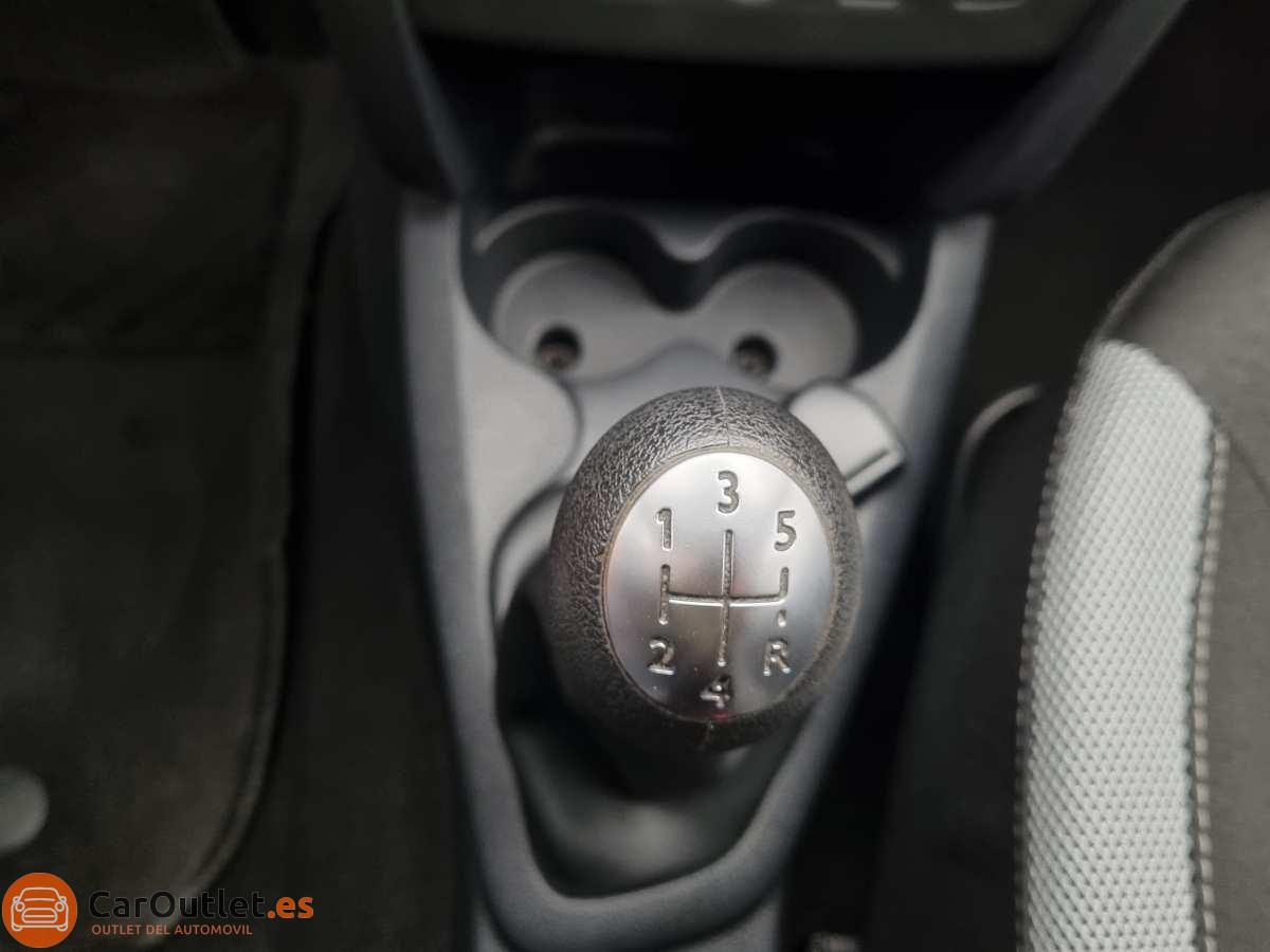 25 - Dacia Sandero 2016