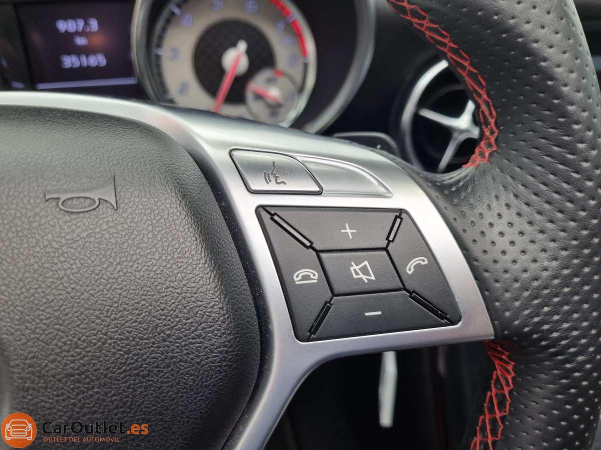 26 - Mercedes SLK Class 2013 - AUTO - CABRIO