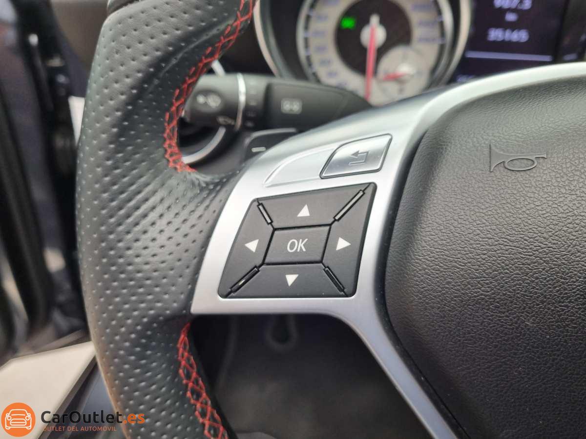 27 - Mercedes SLK Class 2013 - AUTO - CABRIO