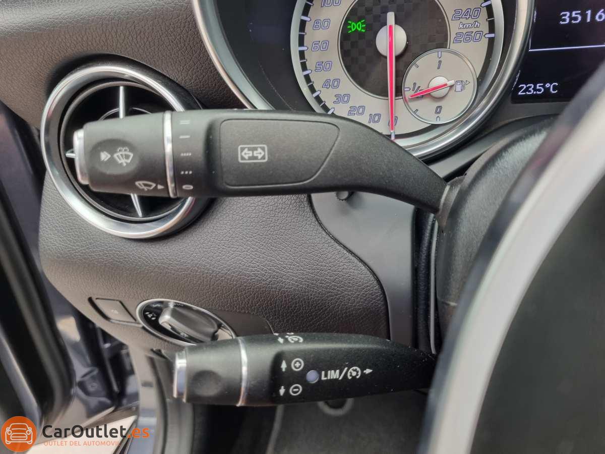 28 - Mercedes SLK Class 2013 - AUTO - CABRIO