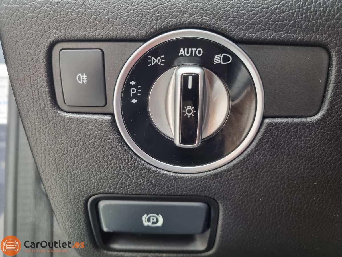 29 - Mercedes SLK Class 2013 - AUTO - CABRIO