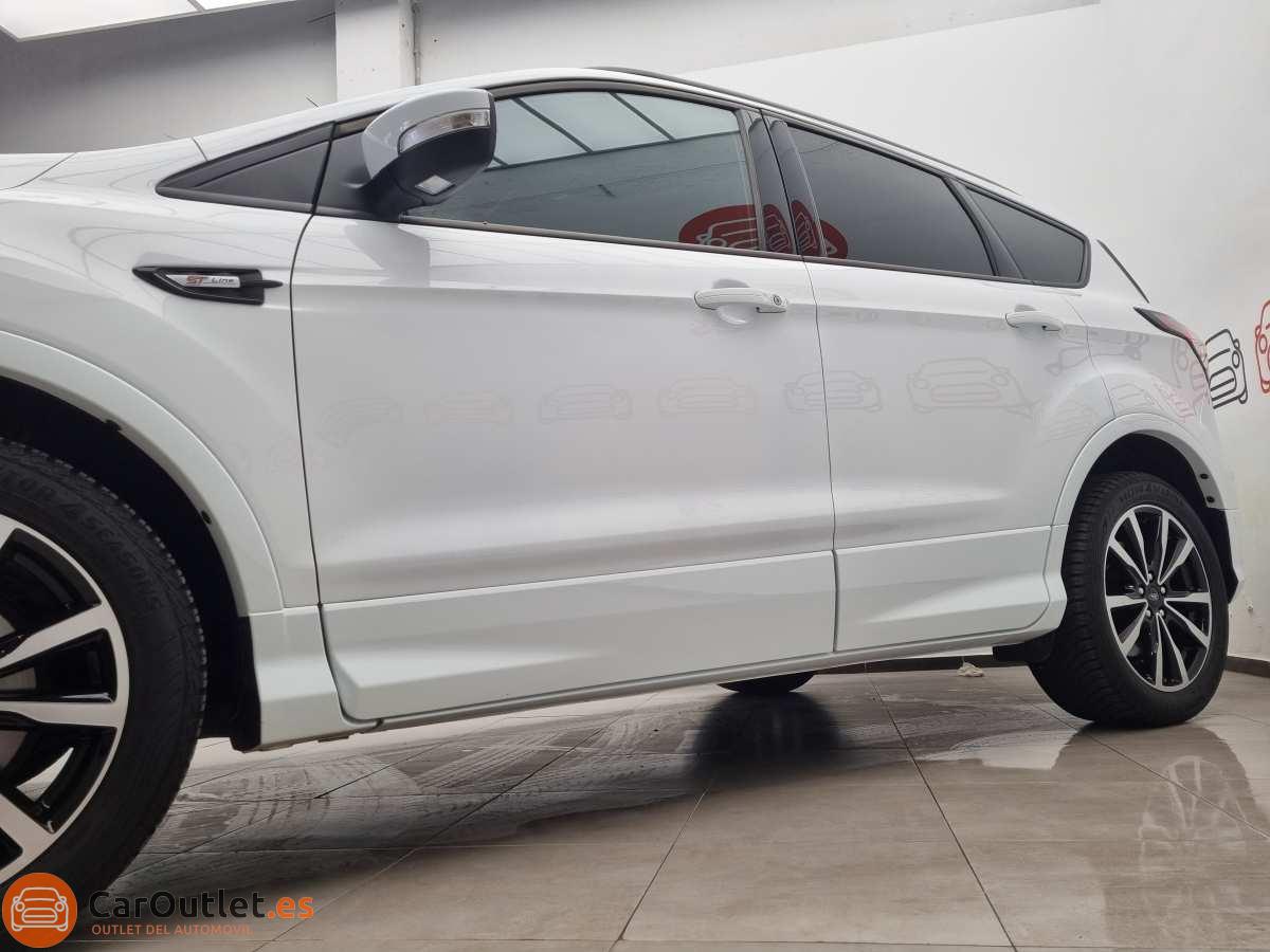 4 - Ford Kuga 2019 - AUTO