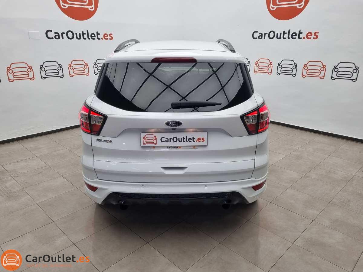 9 - Ford Kuga 2019 - AUTO