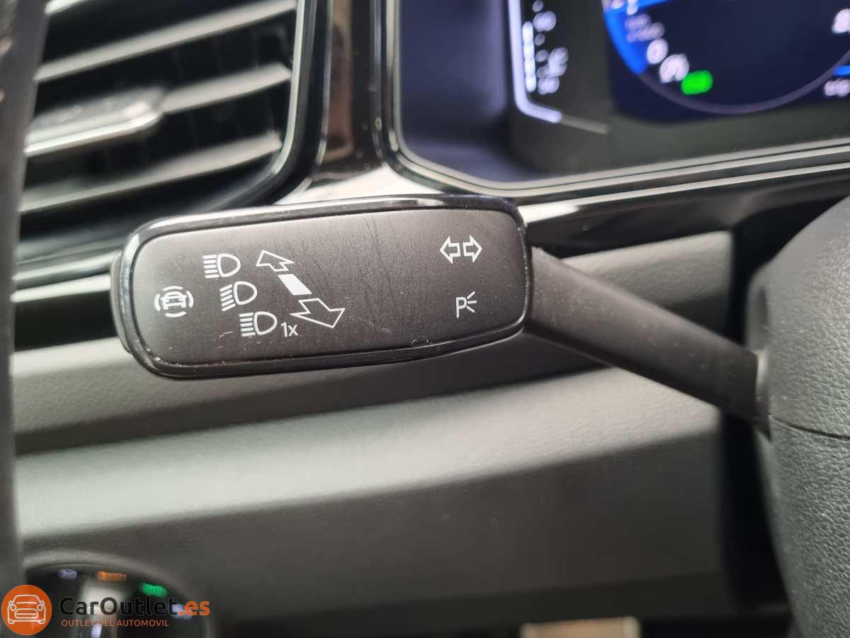 31 - Volkswagen T ROC 2023 - AUTO - CABRIO