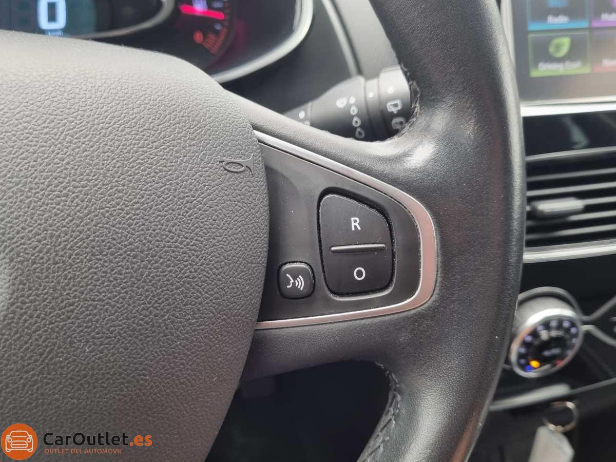 21 - Renault Clio 2016