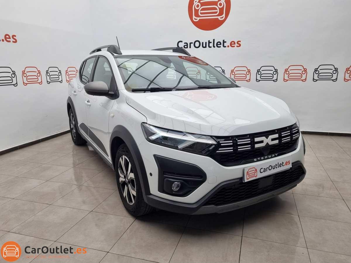 2 - Dacia Sandero Stepway 2023 - AUTO