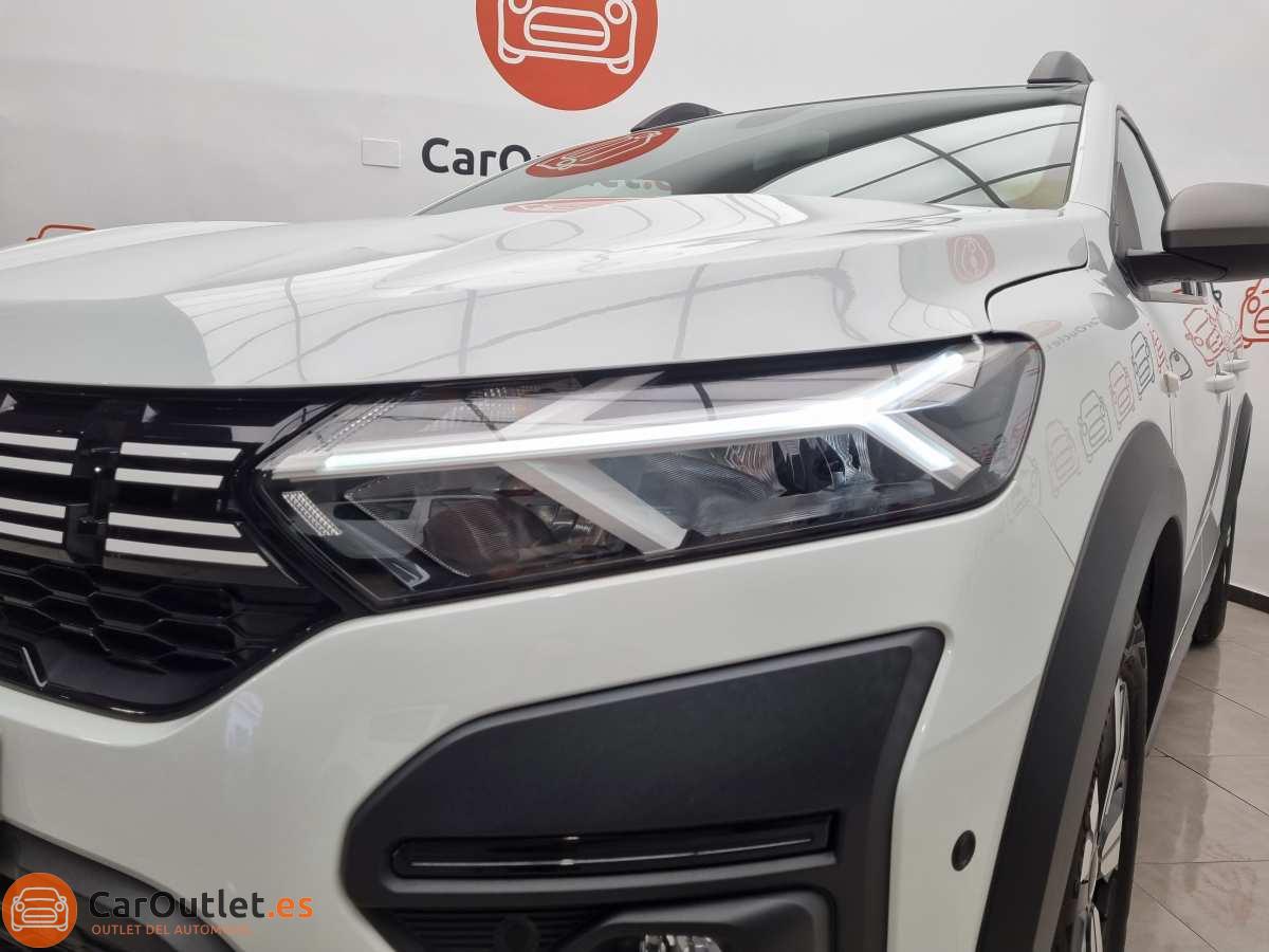 6 - Dacia Sandero Stepway 2023 - AUTO