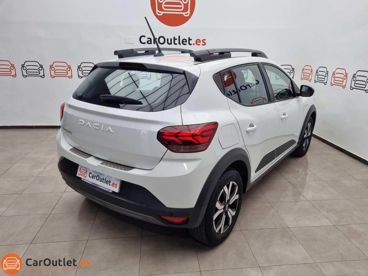 8 - Dacia Sandero Stepway 2023 - AUTO