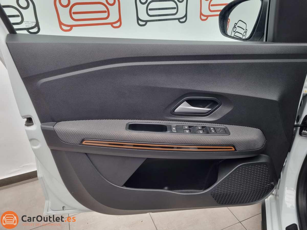 13 - Dacia Sandero Stepway 2023 - AUTO