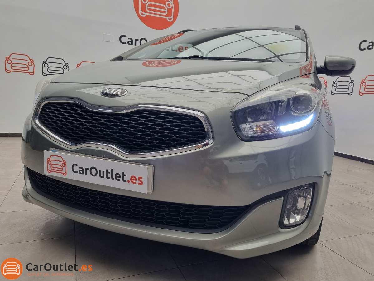 5 - Kia Carens 2015