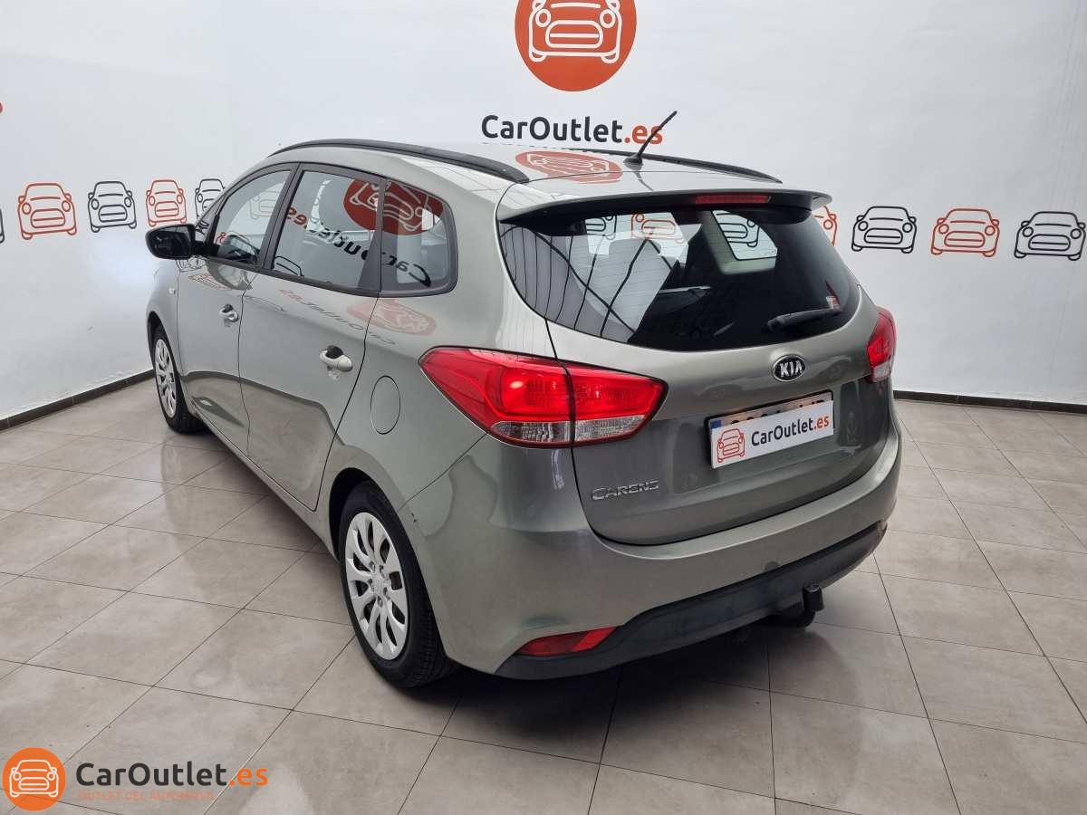 10 - Kia Carens 2015