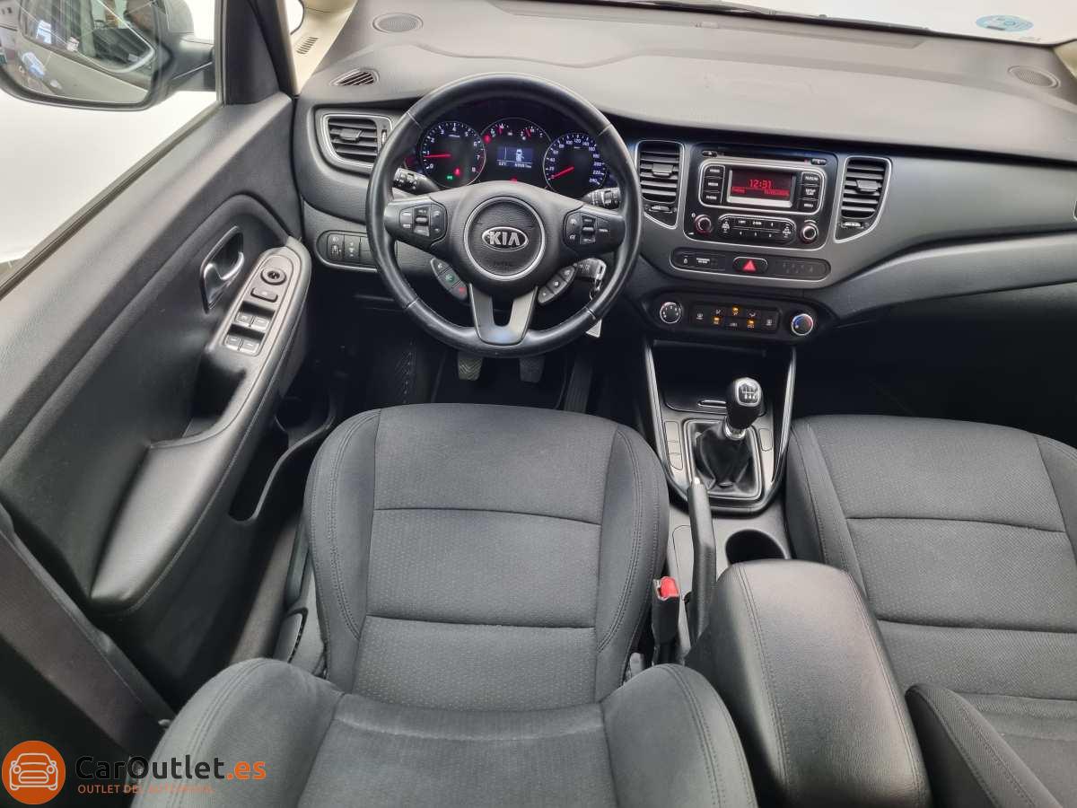 19 - Kia Carens 2015