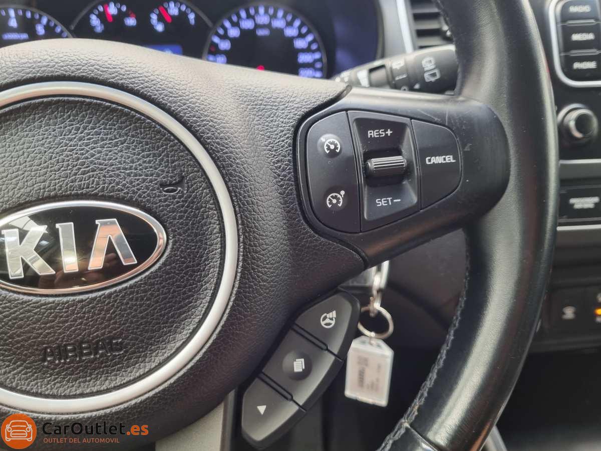 22 - Kia Carens 2015