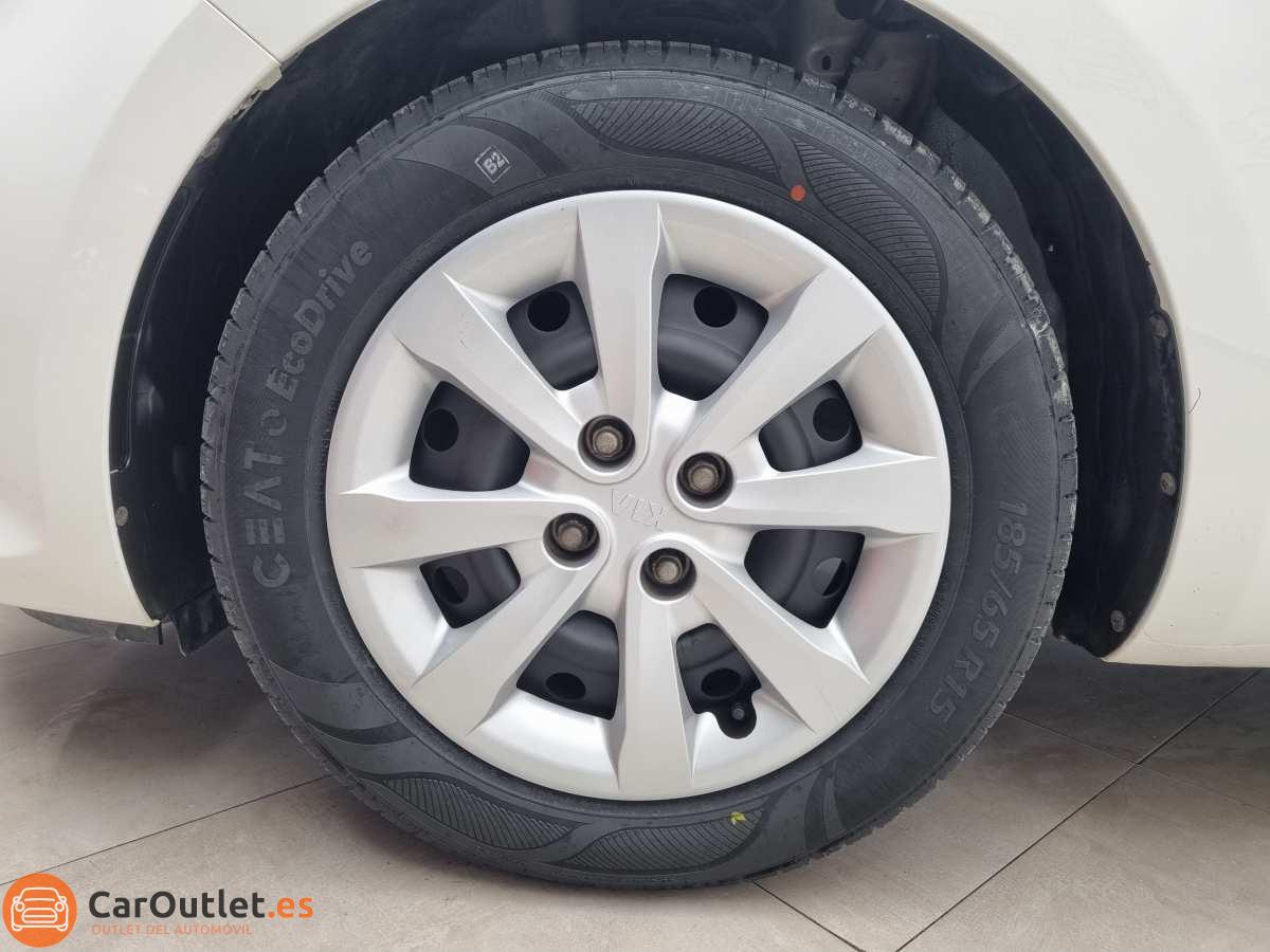 6 - Kia Rio 2015