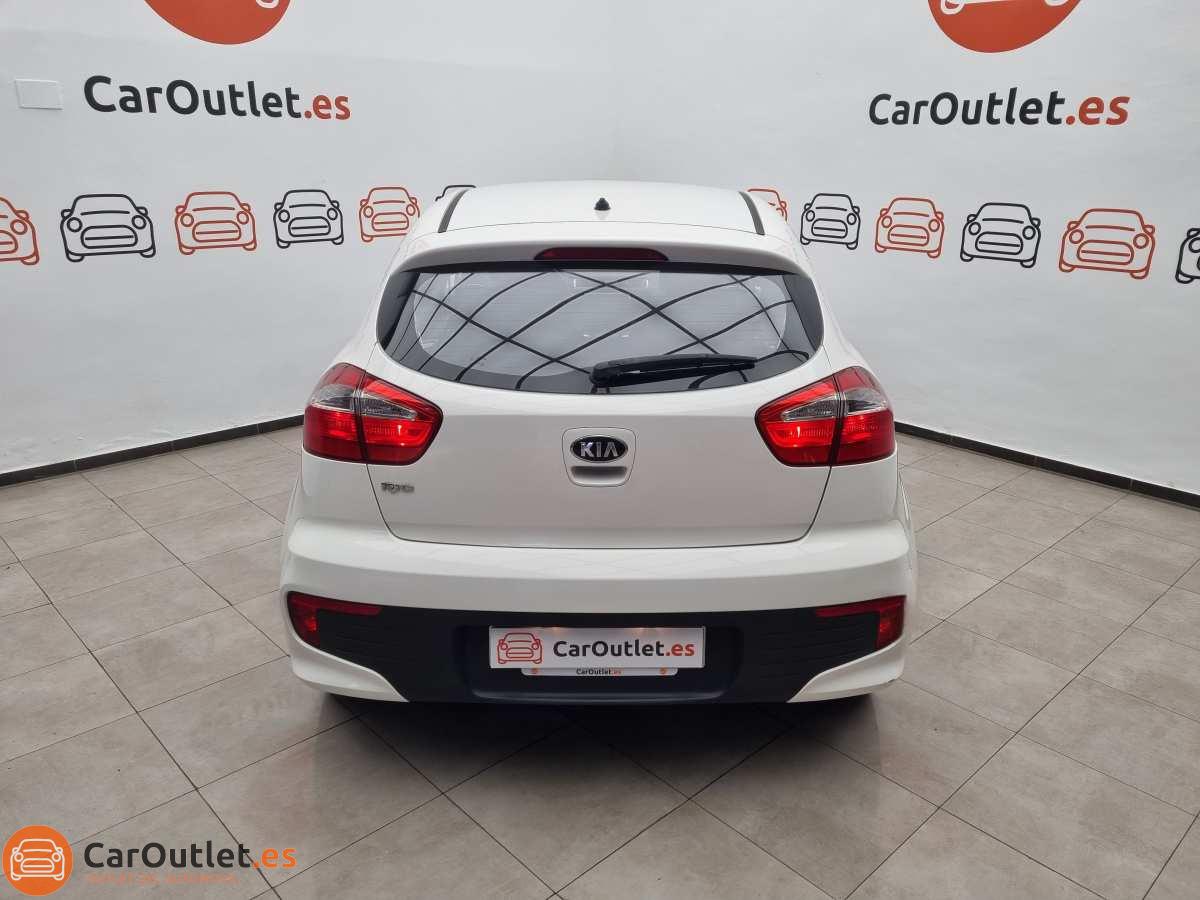 8 - Kia Rio 2015