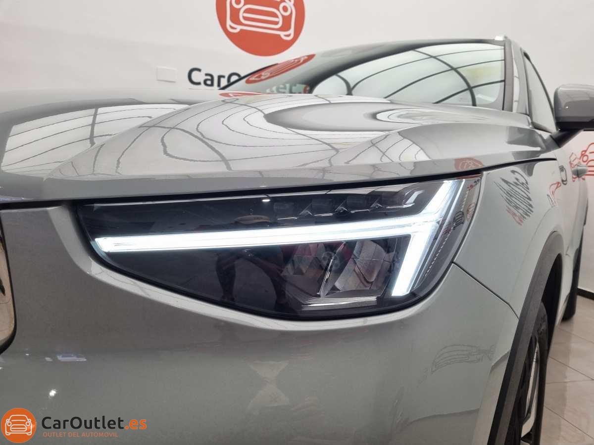 6 - Volvo XC40 2023 - AUTO