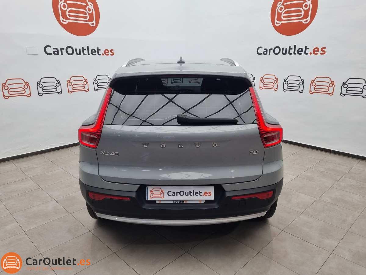 9 - Volvo XC40 2023 - AUTO