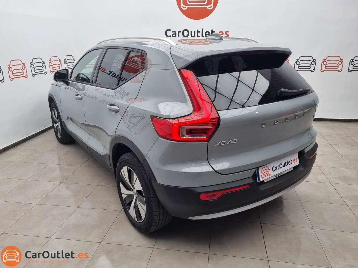 10 - Volvo XC40 2023 - AUTO