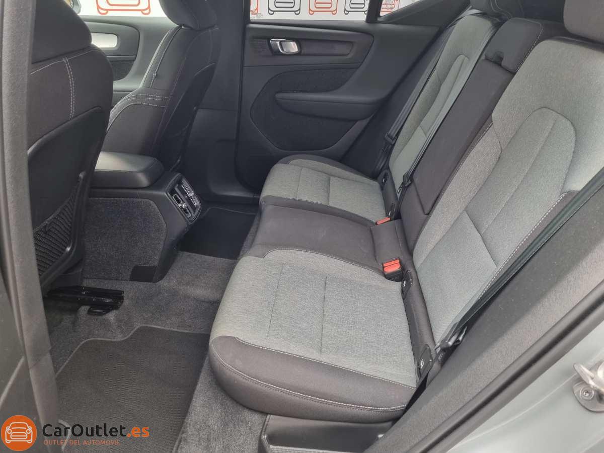 12 - Volvo XC40 2023 - AUTO