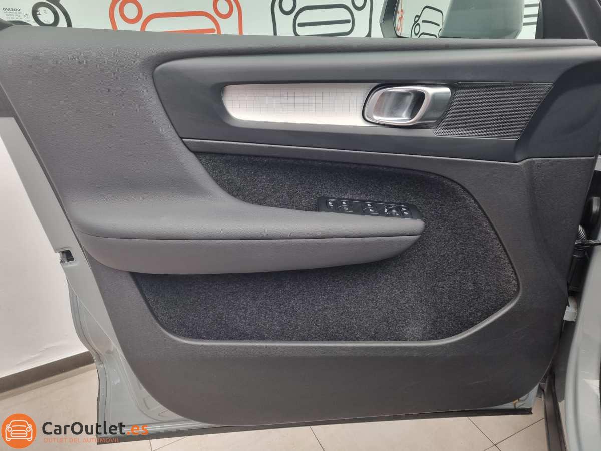 13 - Volvo XC40 2023 - AUTO