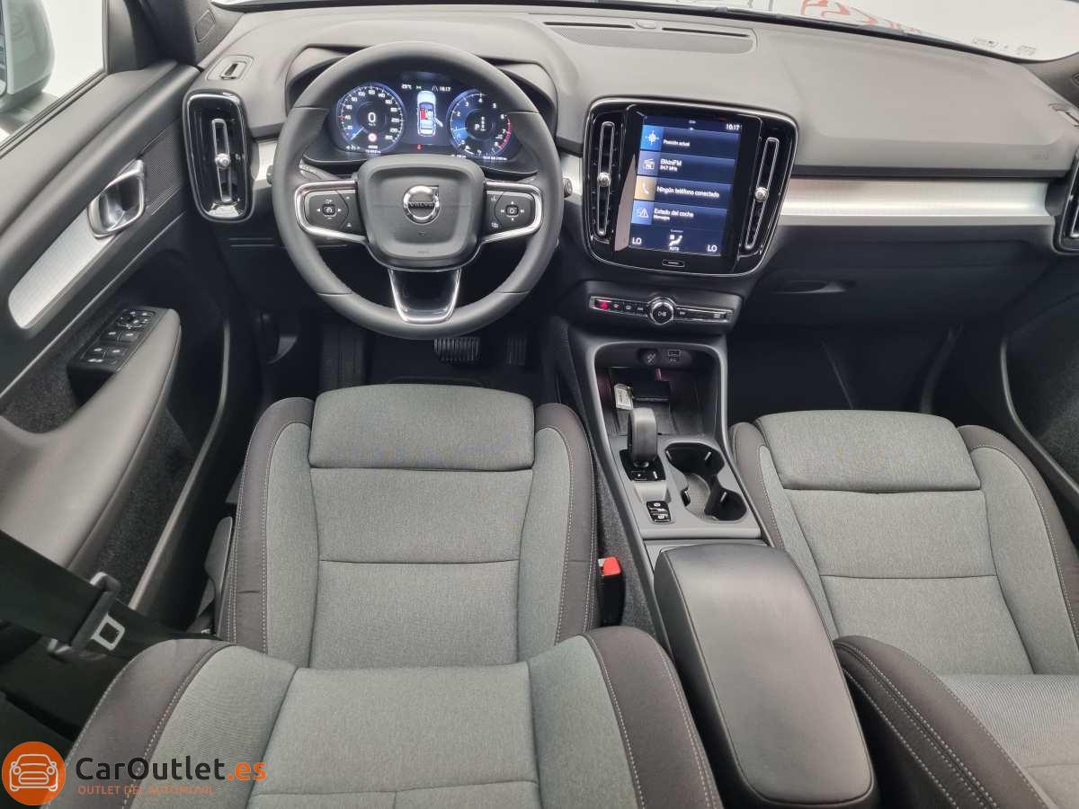 18 - Volvo XC40 2023 - AUTO