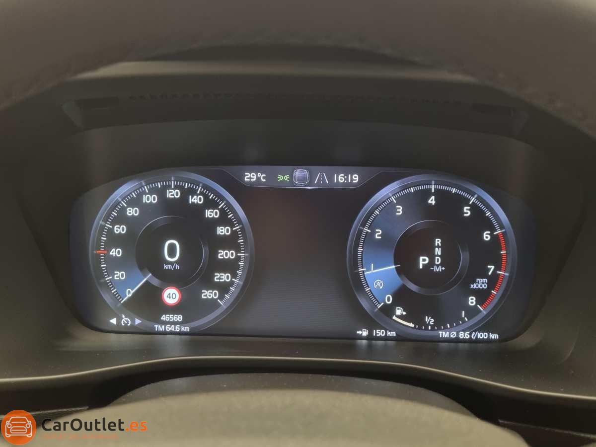 20 - Volvo XC40 2023 - AUTO