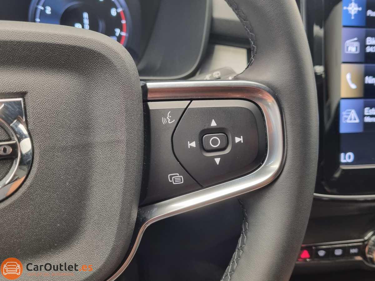 21 - Volvo XC40 2023 - AUTO