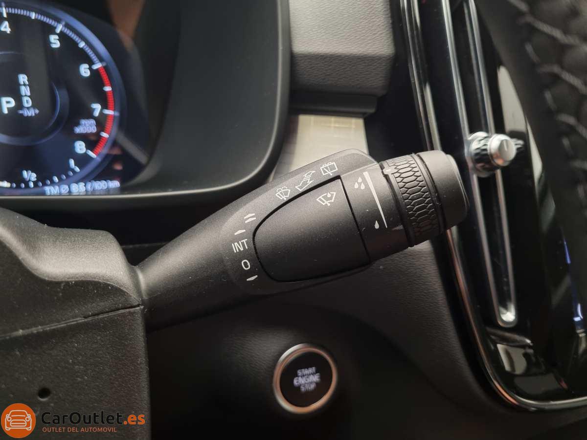 23 - Volvo XC40 2023 - AUTO