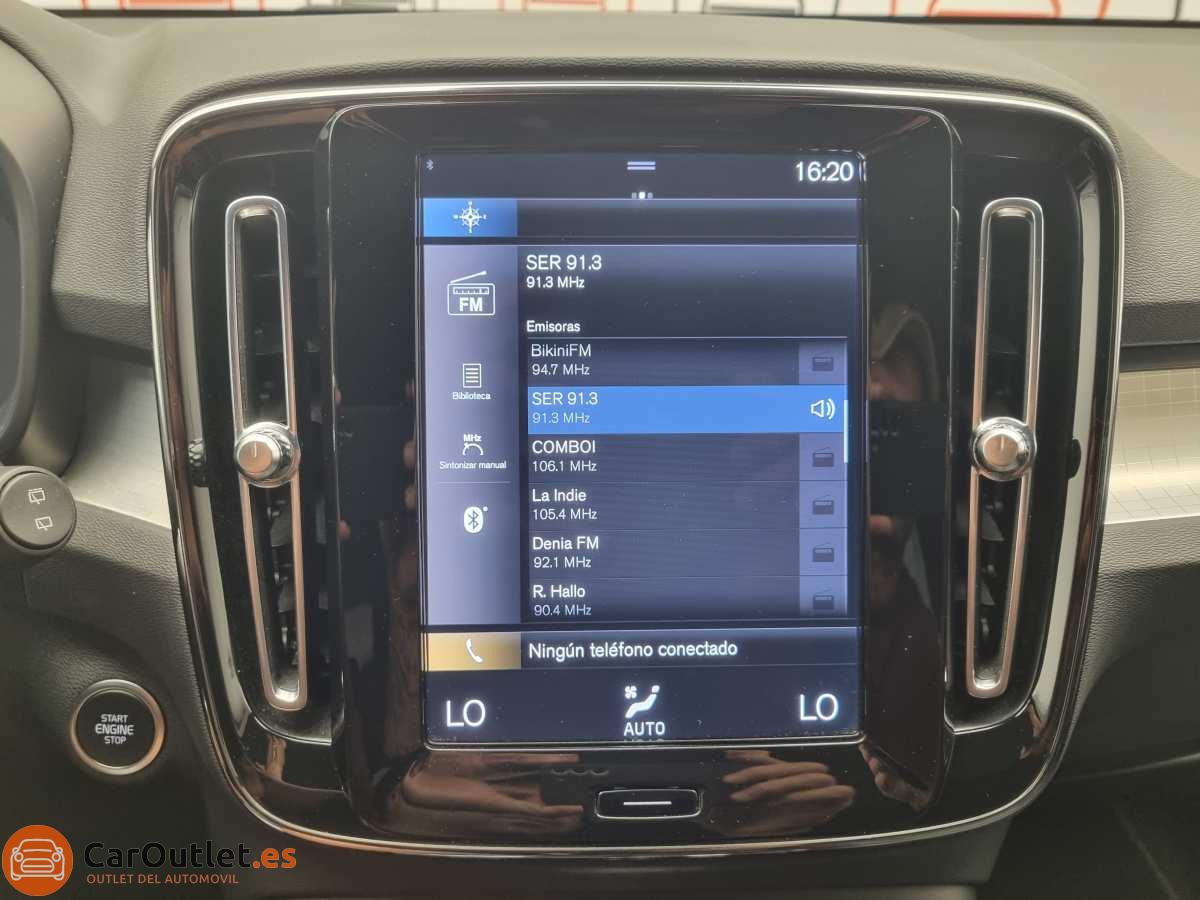 27 - Volvo XC40 2023 - AUTO